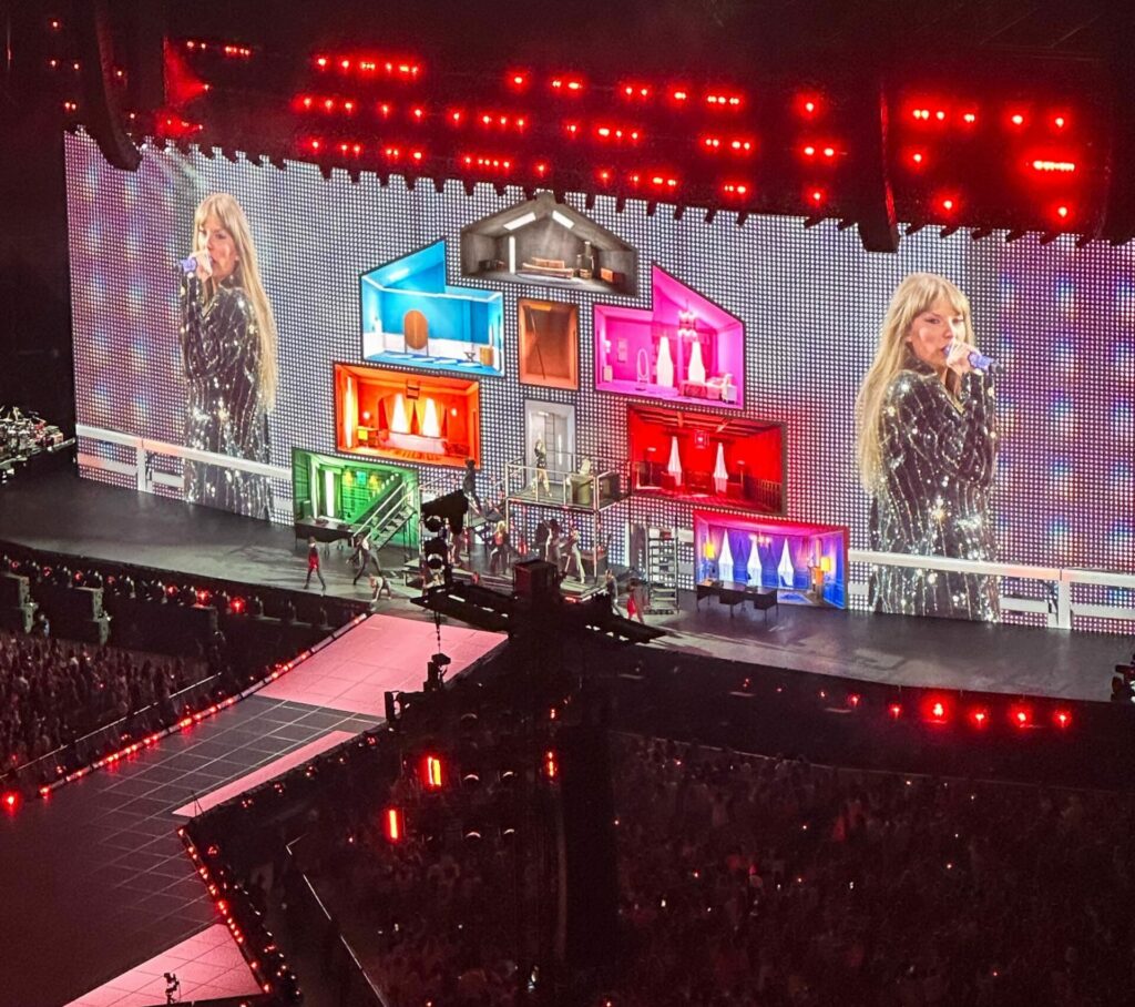 Taylor Swift performing in Atlanta on The Eras Tour ©Abbey Hays 